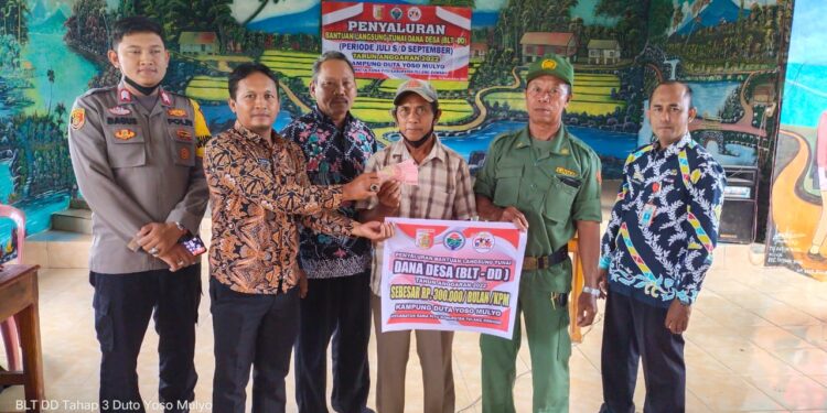 Sebanyak 115 KPM di Kampung Duta Yoso Mulyo Terima BLT-DD Tahun 2022
