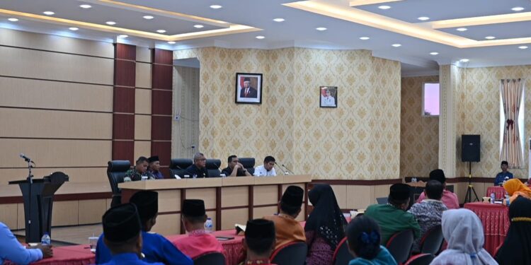 Pemkab Rohil, Forkompimda dan Pengecer BBM Rapat Bahas Antisipasi Terjadinya Inflasi