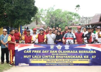 HUT Lalu Lintas Bhayangkara ke- 67, Masyarakat Lingga Antusias Ikuti Senam Bersama