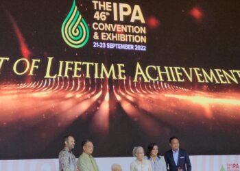 Almarhum Arifin Panigoro Terima Life Time Achhievement Award Arifin Dari IPA