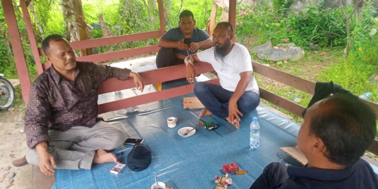Kades Huta Baringan Tepis Pemberitaan Perselingkuhannya di Sosmed