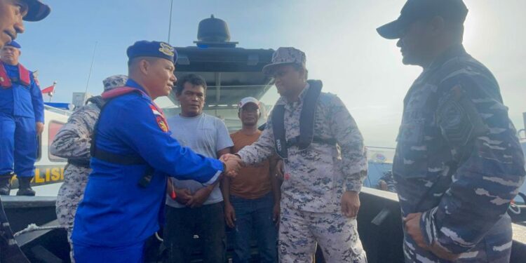 2 Nelayan Karimun Terdampar di Perairan Batu Pahat Johor Malaysia Akibat Kerusakan Mesin