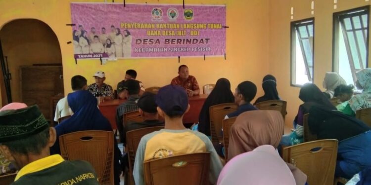 Desa Berindat Serahkan BLT-DD Triwilan ke- 4 Kepada 83 Penerima