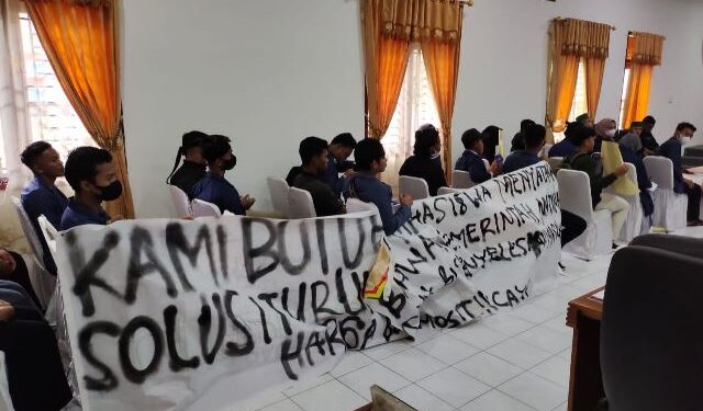 DPRD Natuna Terima Aspirasi Mahasiswa Tolak Kenaikan BBM