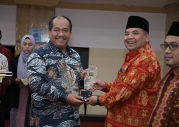 LPPM UINSU Berikan Award Pertama Kepada Bupati Asahan