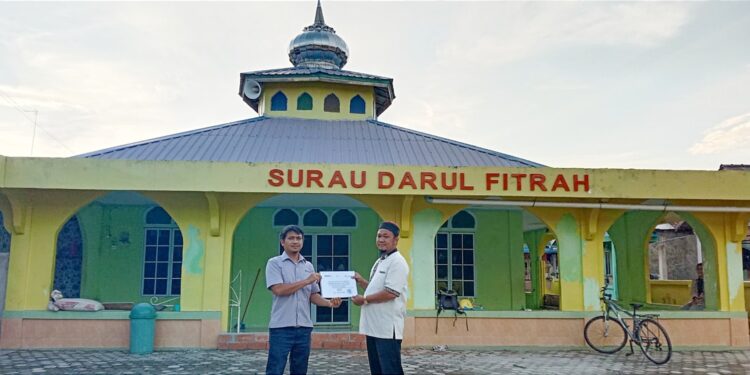 PT Timah Tbk Beri Bantuan ke Surau Darul Fitrah Teluk Air