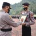 Kapolres Lingga Pimpin Upacara Pemberian Penghargaan dan PTDH Dari Dinas Polri