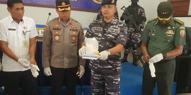 Lanal Temukan Sabu-sabu Tak Bertuan di Pelabuhan Dabo Singkep