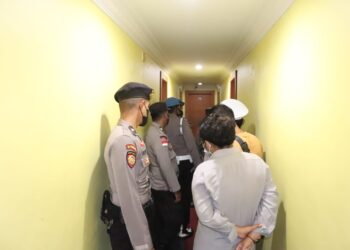 Hasil Operasi Pekat, Polres Karimun Amankan Diduga Pasangan Kumpul Kebo dan 59 Botol Miras