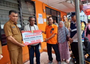 Bupati Natuna Serahkan BLT ke Masyarakat