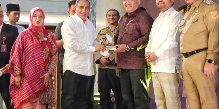 Pemkab Asahan Raih Anugerah KIP Komisi Dengan Predikat Informasi Dari KI