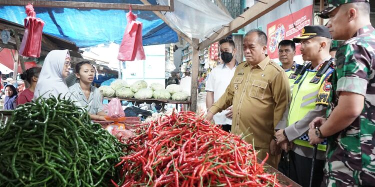 Jelang Nataru, Wakil Bupati dan Forkopimda Asahan Lakukan Sidak Pasar