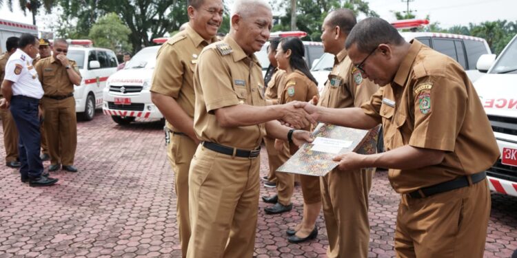 Bupati Serahkan Ambulance Kepada Dinkes Kabupaten Asahan