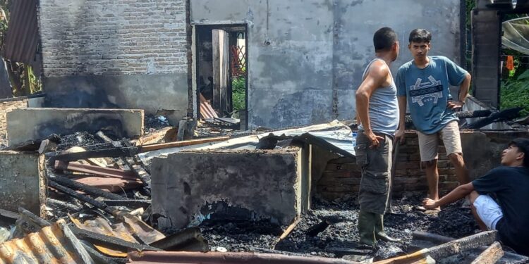 1 Rumah di Ledong Barat Ludes Terbakar, Mobil Damkar Terbalik Saat Hendak Memadamkan