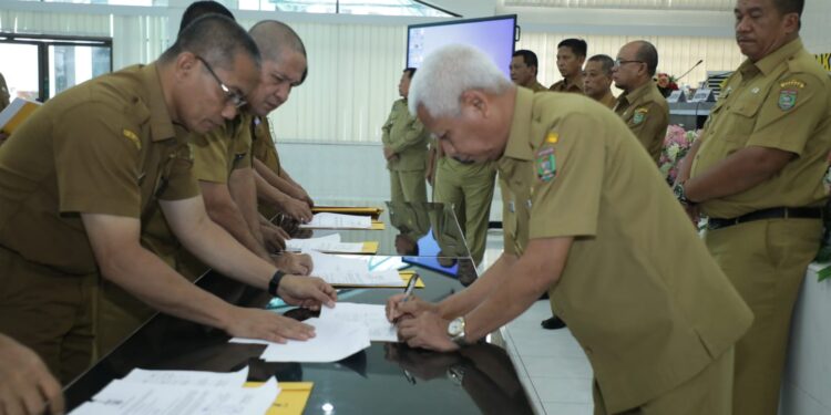 OPD dan Camat se-Kabupaten Asahan Lakukan Penandatangan Perjanjian Kinerja