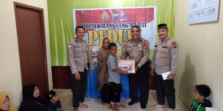 Puluhan Anak Yatim Terima Bantuan dan Santunan Dari Polsek Rangsang Barat