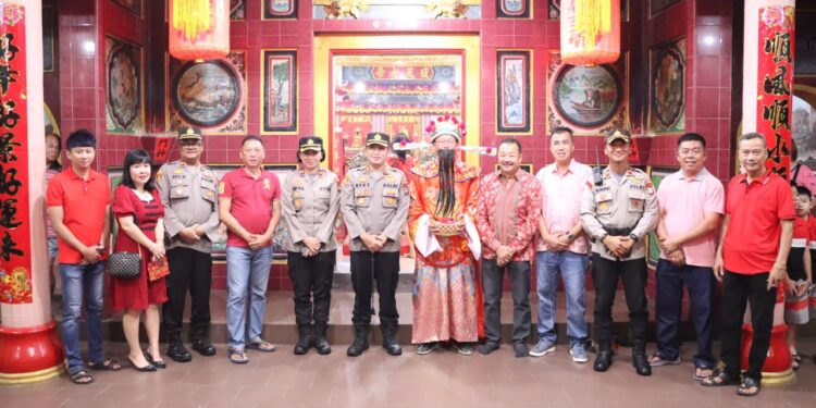 Kapolres dan Wakapolres Karimun Ikut Patroli Pengamanan Malam Imlek 