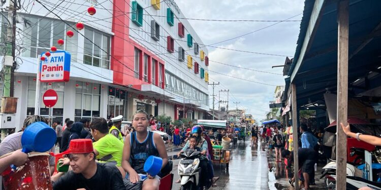 Kapolres Meranti Turut Mengatur Lalin Jalur Perang Air