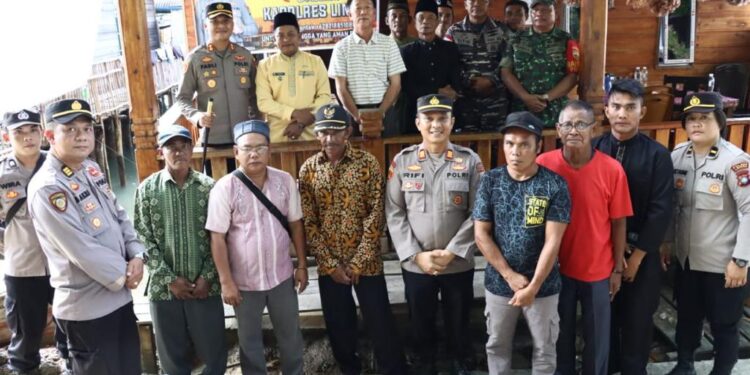 Tampung Keluhan Masyarakat, Kapolres Lingga Gelar Jumat Curhat di Kepulauan Posek