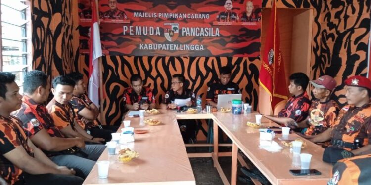 Pimpin Rapat Pleno Bahas RPP, Ketua MPC PP Ramlan Rangkul Senior PP