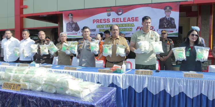Bupati Asahan dan Wabup Hadiri Press Rilis Pengungkapan Tindak Pidana Narkoba