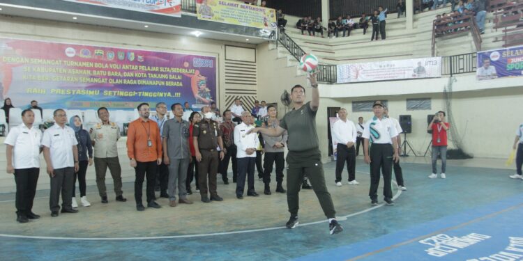 Bupati Asahan Hadiri Pembukaan Turnament Bola Volly Dandim Cup I