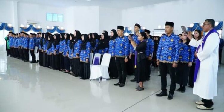 Sekda Lantik 208 CPNS Menjadi PNS di Lingkungan Pemkab Lingga