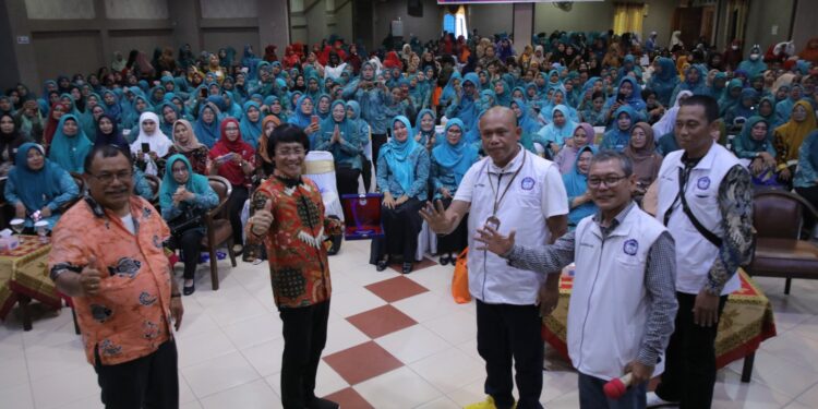 Ketua TP-PKK Kabupaten Asahan Ikuti Seminar Parenting Nasional