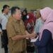 Pemkab Asahan Serahkan Buku Tabungan Pinjaman Bergulir