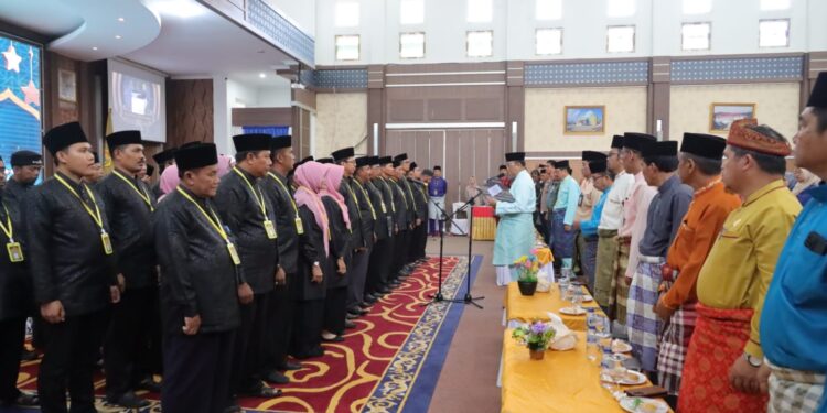 Wabup Lantik 68 Dewan Hakim STQH XV Tingkat Kabupaten Karimun 2023