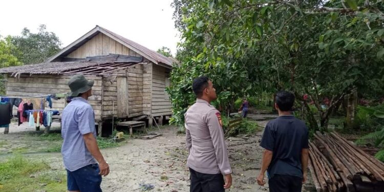 Cegah Karhutla Bhabinkamtibmas Desa Sungai Buluh Berikan Himbauan