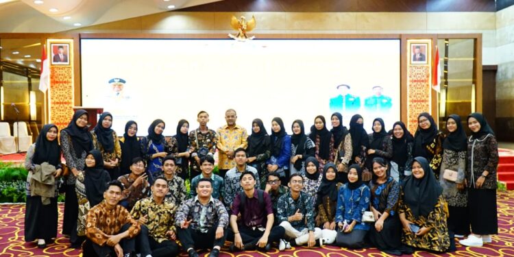 Lantik IPPMKK Pekanbaru, Bupati Karimun : Mahasiswa Adalah Penerus Estafet Kepemimpinan