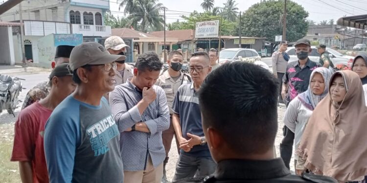 Warga Rahuning II Lakukan Aksi Demo Terkait Pembakaran Jankos PT. ASL