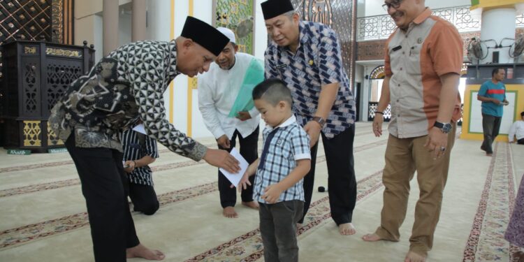 Anak Yatim dan Kaum Dhuafa Dapat Bantuan dari Bupati Asahan dan BKM Agung Kisaran