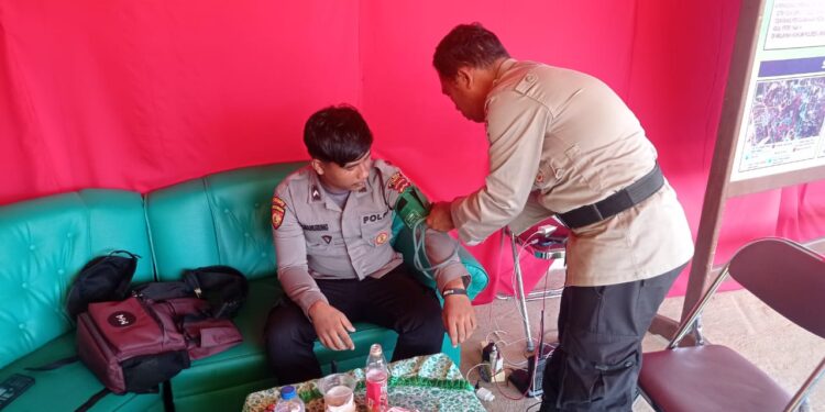 Tim Dokkes Polres Lingga Rutin Cek Kesehatan Personel PAM Ops Ketupat Seligi 2023