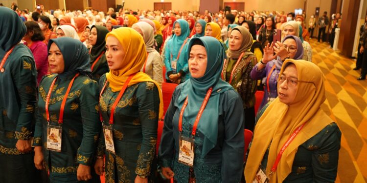 Ketua Dekranasda Asahan Hadiri Puncak HUT ke- 43 Dekranas