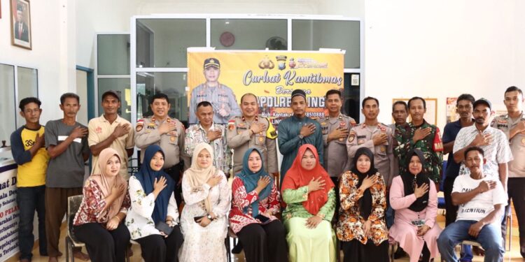 Waka Polres Lingga Gelar Jumat Curhat Bersama Warga Desa Marok Kecil