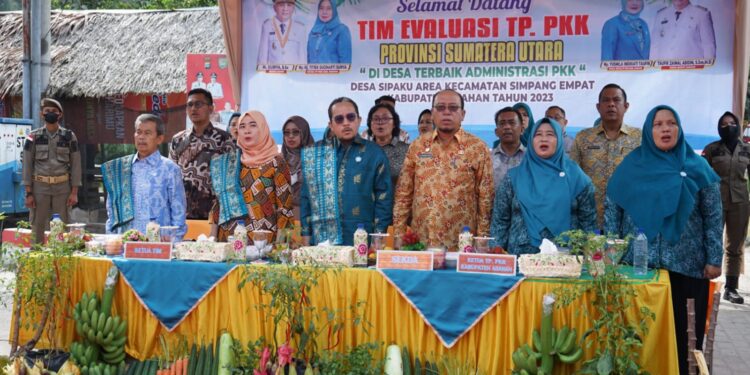 Tim Evaluasi TP PKK Provsu Sambangi Desa Sipaku Area Asahan