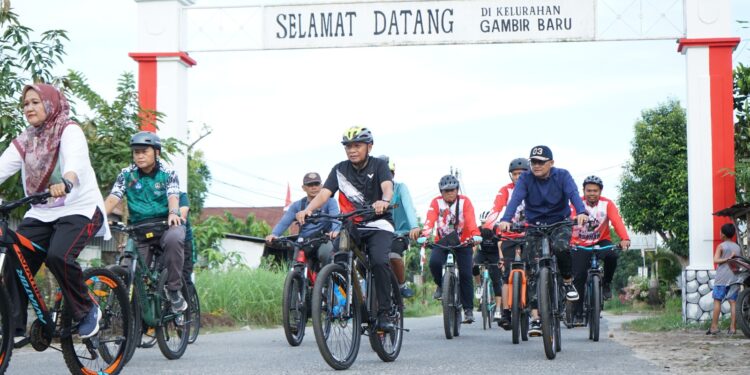 Bupati Asahan Gowes Bersama Komunitas Sepeda
