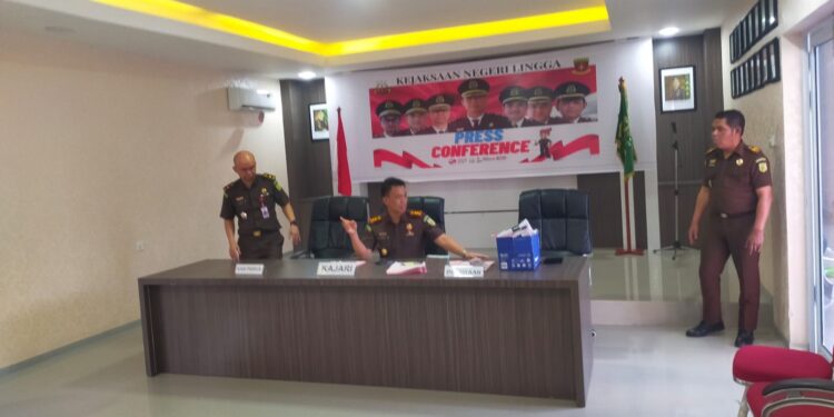 Kejari Lingga Tetapkan 2 Tersangka Kasus Tipikor Belanja BBM di Bagian Umum Sekda