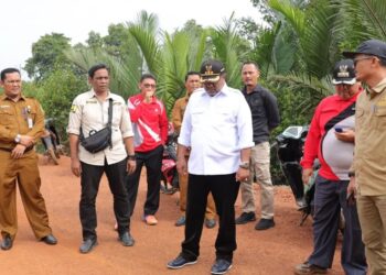Bupati Karimun Tinjau Jalan di Desa Lebuh Kecamatan Belat