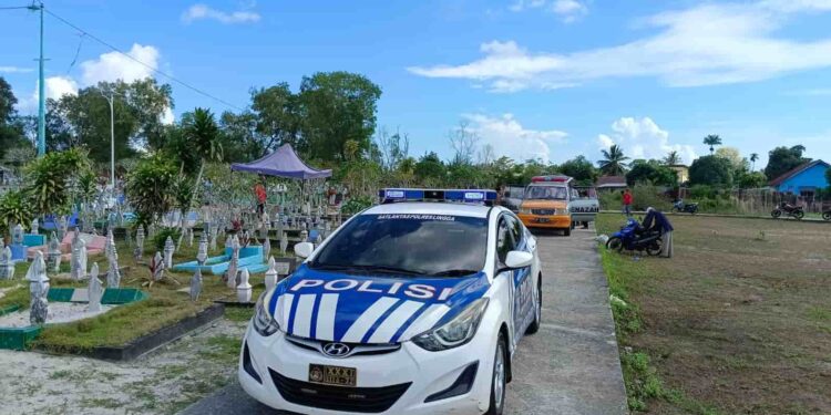 Beri Layanan Prima Kepada Masyarakat, Satlantas Polres Lingga Kawal Jenazah ke Pemakaman