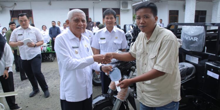 Pemkab Asahan Menyerahkan Bantuan ALSINTAN Serta Sosialisasi Penggunaannya