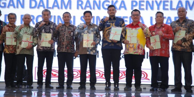 Bupati Asahan Terima Penghargaan dari KPK RI