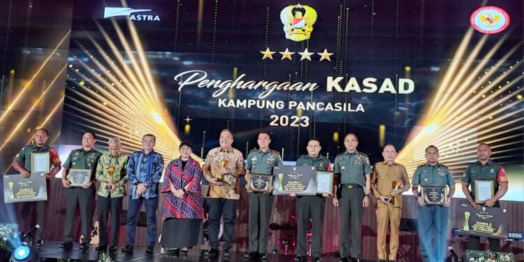 Wabub Asahan Terima Penghargaan KASAD Kampung Pancasila 2023