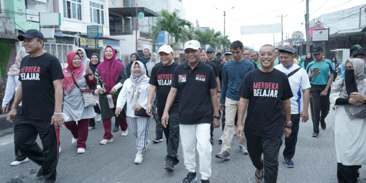 Bupati Asahan Lepas Peserta Jalan Santai Hari Guru Nasional dan HUT ke- 78 PGRI
