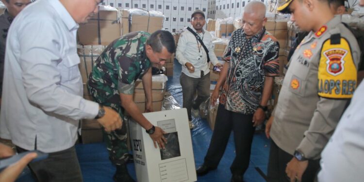 Bupati dan Forkopimda Tinjau Gudang Logistik Pemilu 2024 KPU Kabupaten Asahan