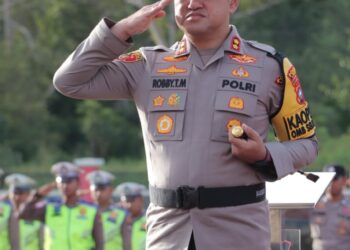 Kapolres Lingga Beri Penghargaan Anggota Berprestasi di Hari Kesadaran Nasional