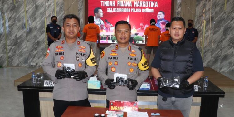 4 Kurir Narkoba di Karimun Nekat Simpan Sabu Dalam Anus