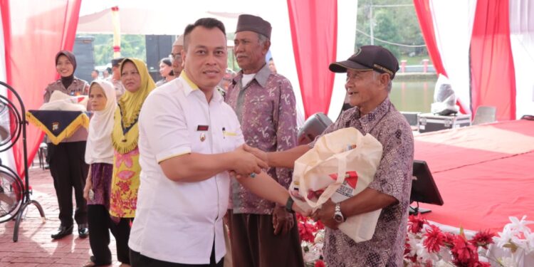 Bansos dan Bhakti Kesehatan Sinergitas TNI-POLRI Kepada Masyarakat Kabupaten Lingga